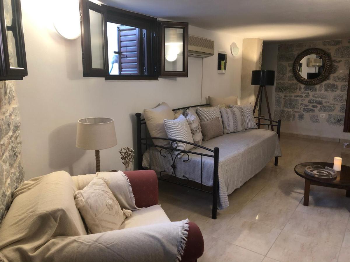 Kamares Cave House 3 Apartment Alika Luaran gambar