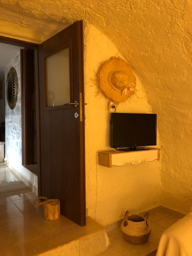 Kamares Cave House 3 Apartment Alika Luaran gambar