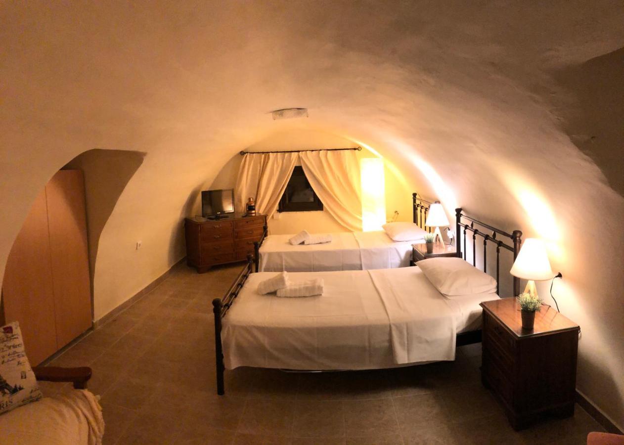 Kamares Cave House 3 Apartment Alika Luaran gambar